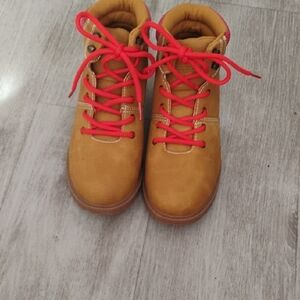 Levi's Hiker Style Sneaker  Boot With Red Laces 🥾